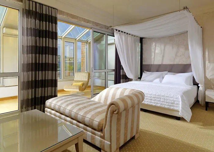 Le Meridien Szálloda