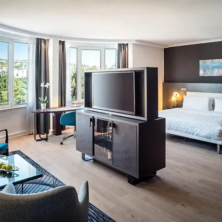 Le Meridien 5*