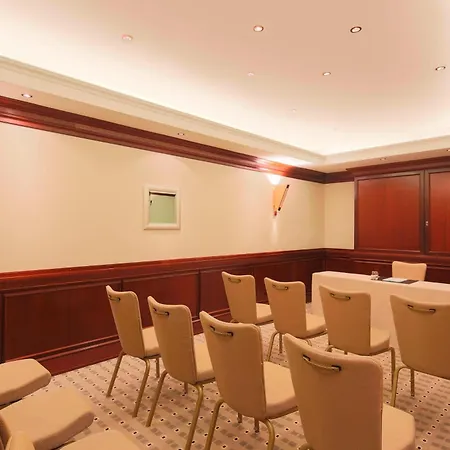 Le Meridien Otel 5*