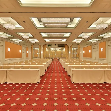 Le Meridien Szálloda 5*