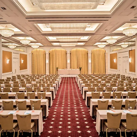 Le Meridien Hotel